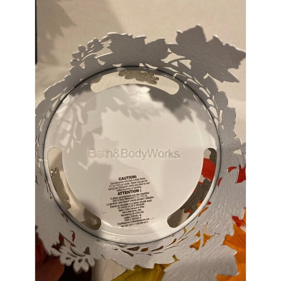 Bath & Body Works “Autumn Leaf Garland” New 3 Wick Candle Holder - Picture 4 of 9